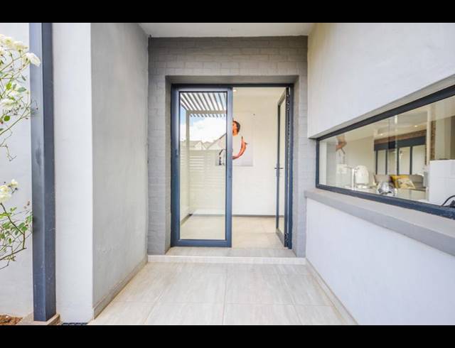 4 BEDROOM PROPERTY TO RENT IN COPPERLEAF ESTATE